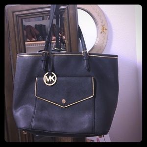 Micheal Kors Jet Set Tote